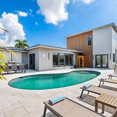 Private Oasis with Pool & Sauna – 10 Mins to Beach