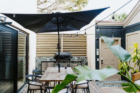 Walk To Beach / Stylish Oasis / BBQ / Patio - Image 1