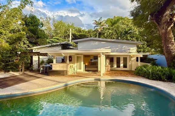 Miami New House - Image 1