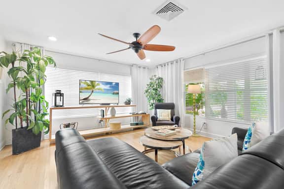 Private Oasis, Heated Pool, New BBQ, Near Beach!