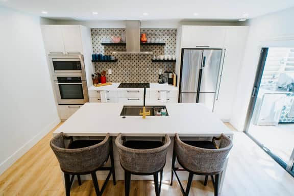 Walk To Beach / Stylish Oasis / BBQ / Patio