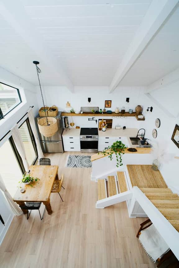 Walk To Beach / Private Outdoor Space / BBQ Grill