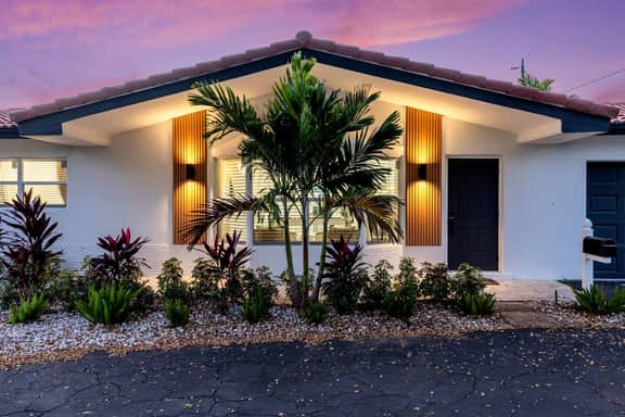 Cove Oasis / Heated Pool / Fire Pit / Family Fun!
