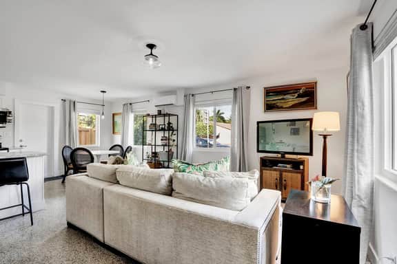 Secluded Jungle Beach Apartment - Image 3