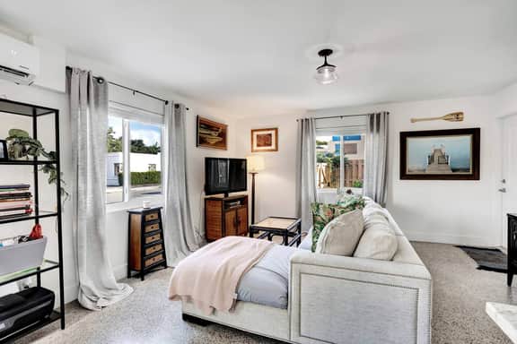 Secluded Jungle Beach Apartment - Image 4