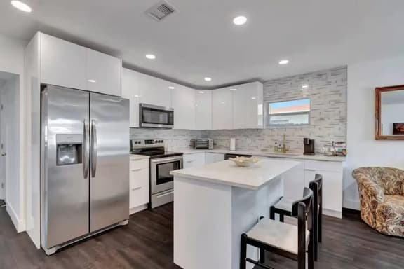 Pet-Friendly Cottage | Walk to Water + DT
