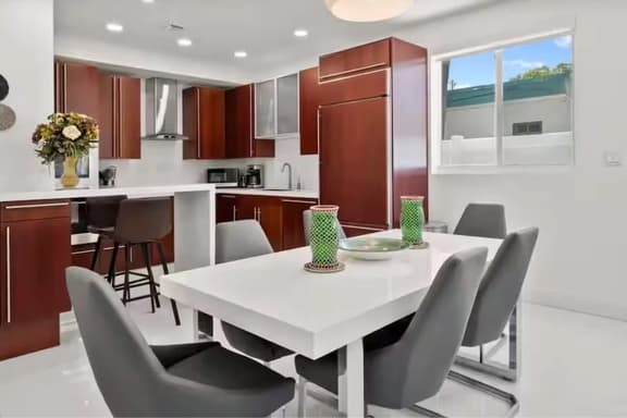 Driftwood Hideaway (3 Bedroom)